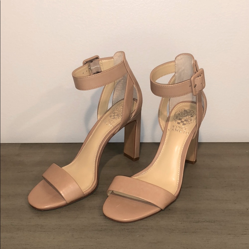 Vince Camuto Bevvenyn Sandal